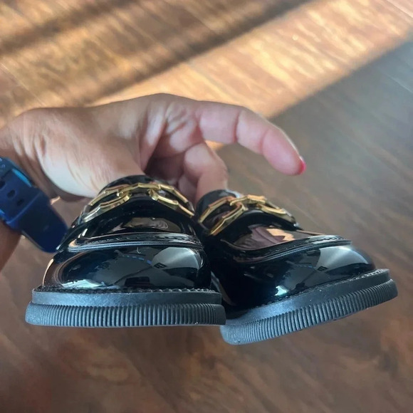 Black patent faux leather loafers with gold buckle- NWOT size 9 US-fashionable - Picture 7 of 8